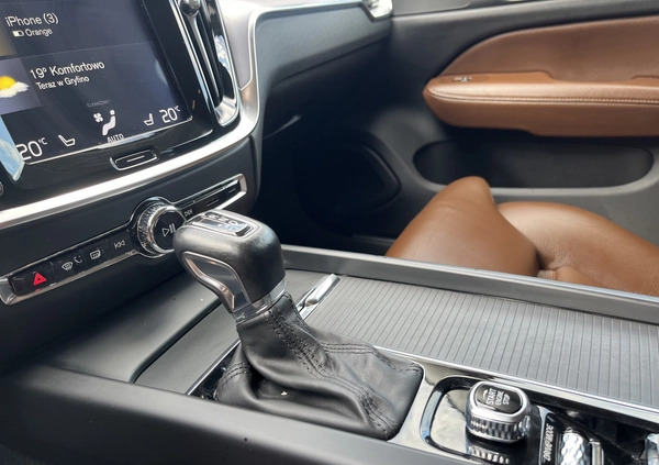 Volvo V60 cena 96500 przebieg: 116300, rok produkcji 2020 z Dobre Miasto małe 56